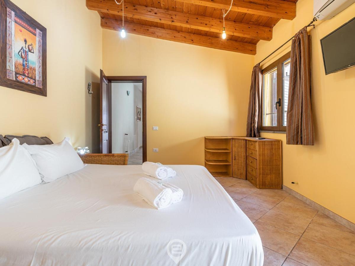 Lidia'S House Appartement Oristano Buitenkant foto